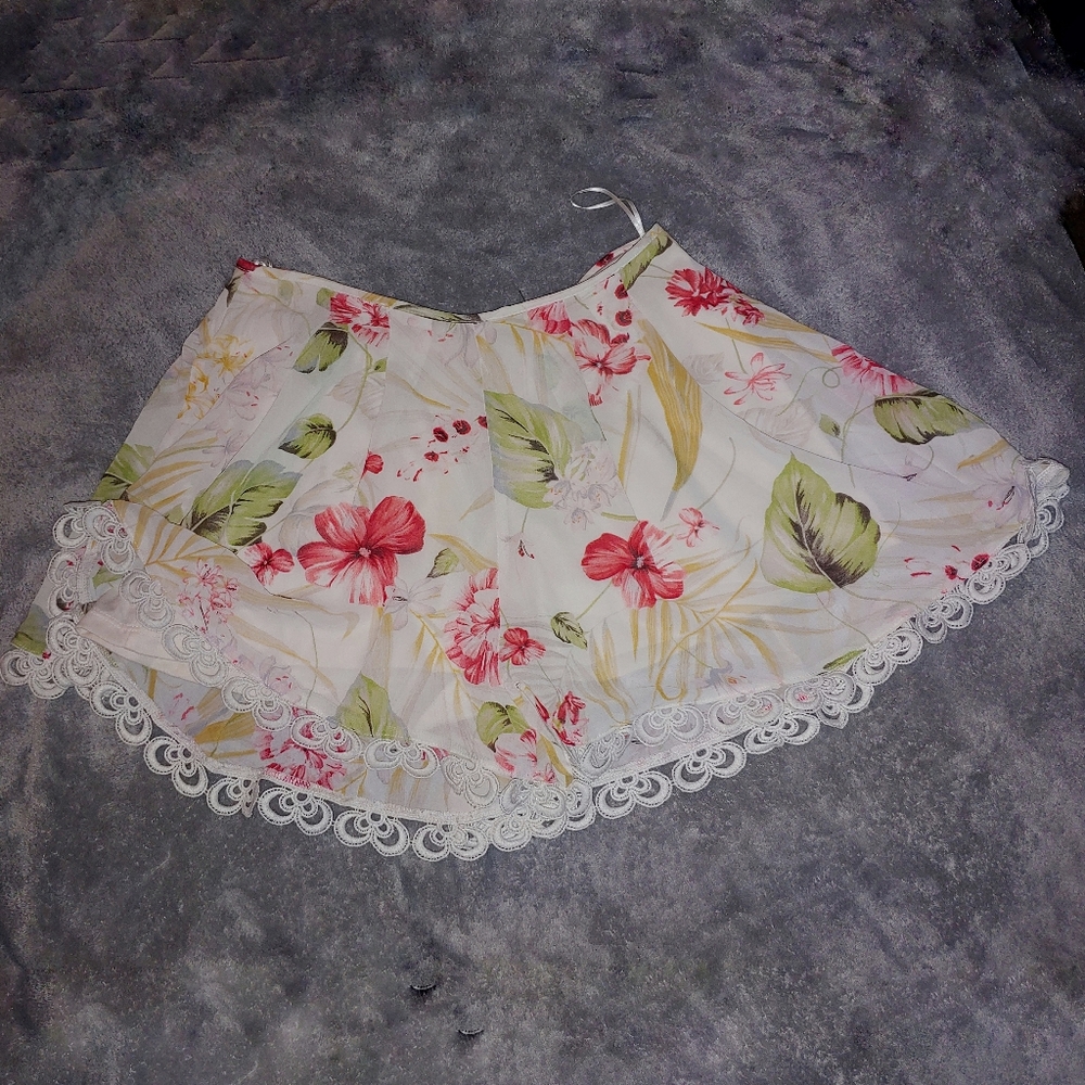 High waisted flowy floral shorts